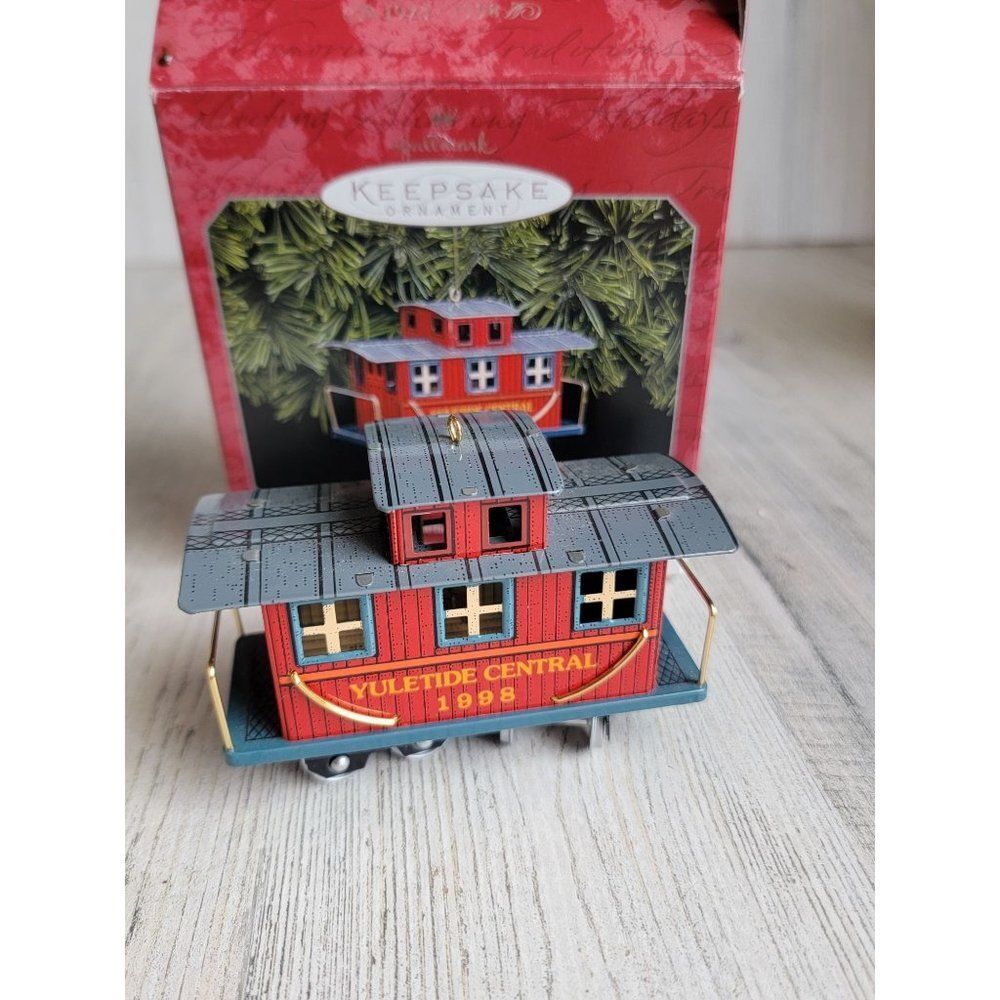 Hallmark 1998 Yuletide central train car ornament Xmas